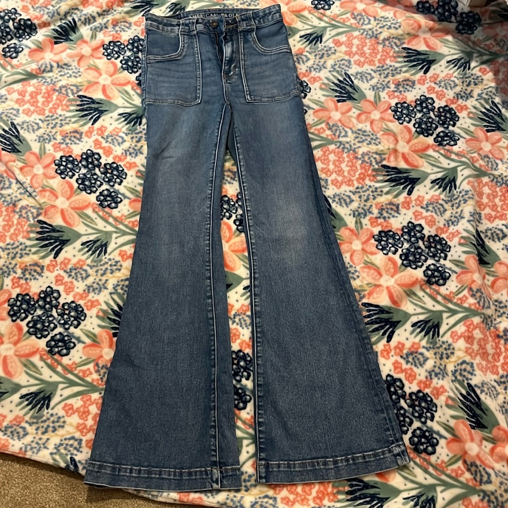 AMERICAN EAGLE JEANS!
